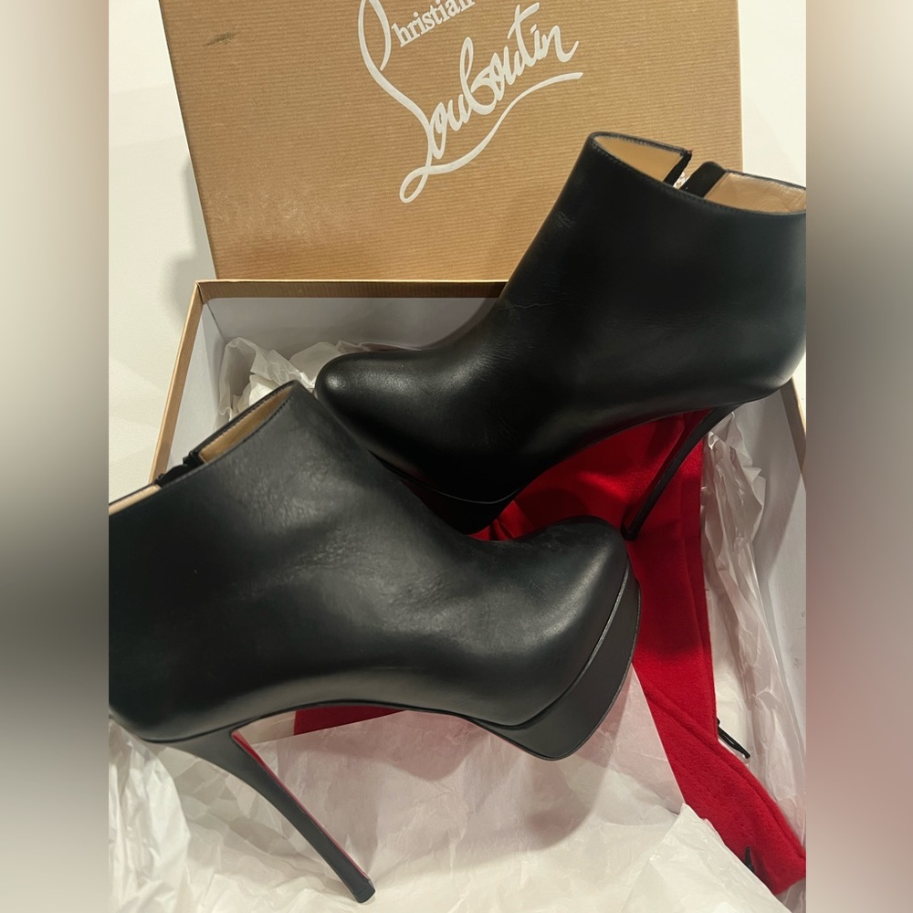 Christian Louboutin Dirdi Bootie 130 black ankle boots